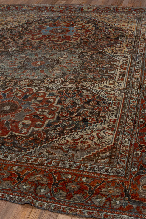 Vintage Shiraz Area Rug (7' x 9')